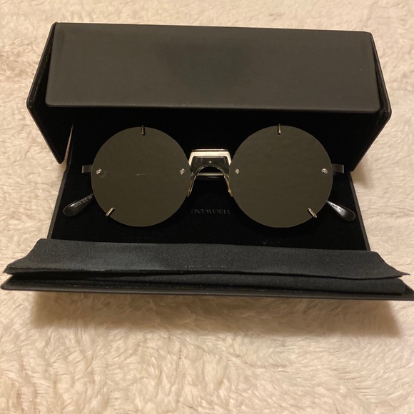 Vera Wang Round Frame Sunglasses BNWT - Picture 5 of 5